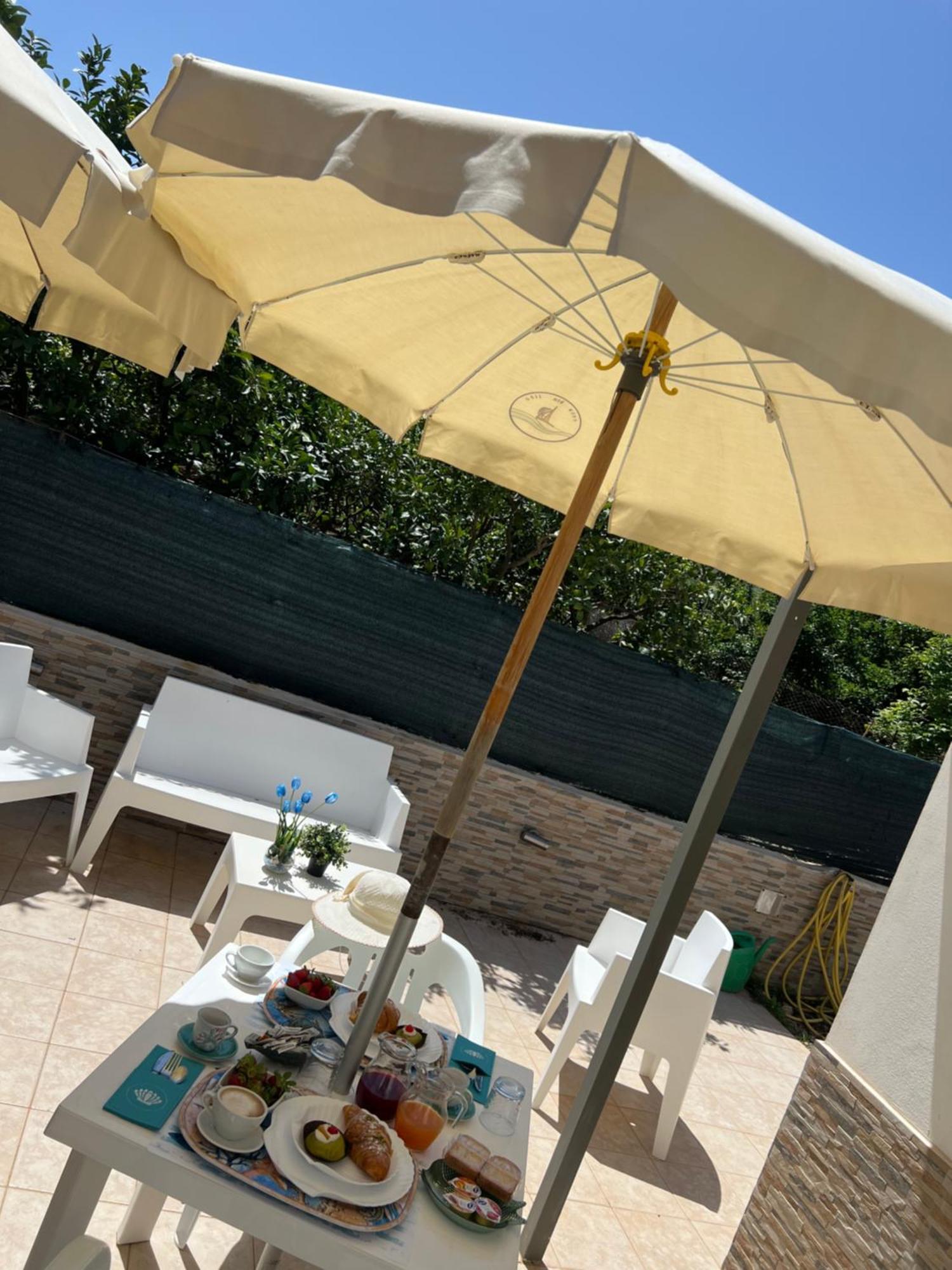 Villa Dolce Vita Rooms Кастеллуццо Экстерьер фото